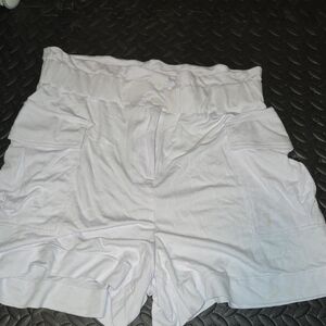 Lily Morgan Women's White Cargo Shorts Size M